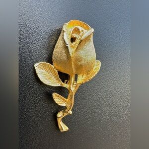 Vintage Signed DFA DUBARRY Fifth Ave Goldtone Textured rose Pin Brooch